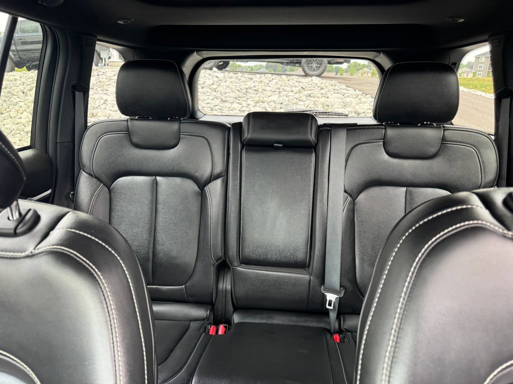 Used 2024 Jeep Grand Cherokee Limited AWD/4WD image 22