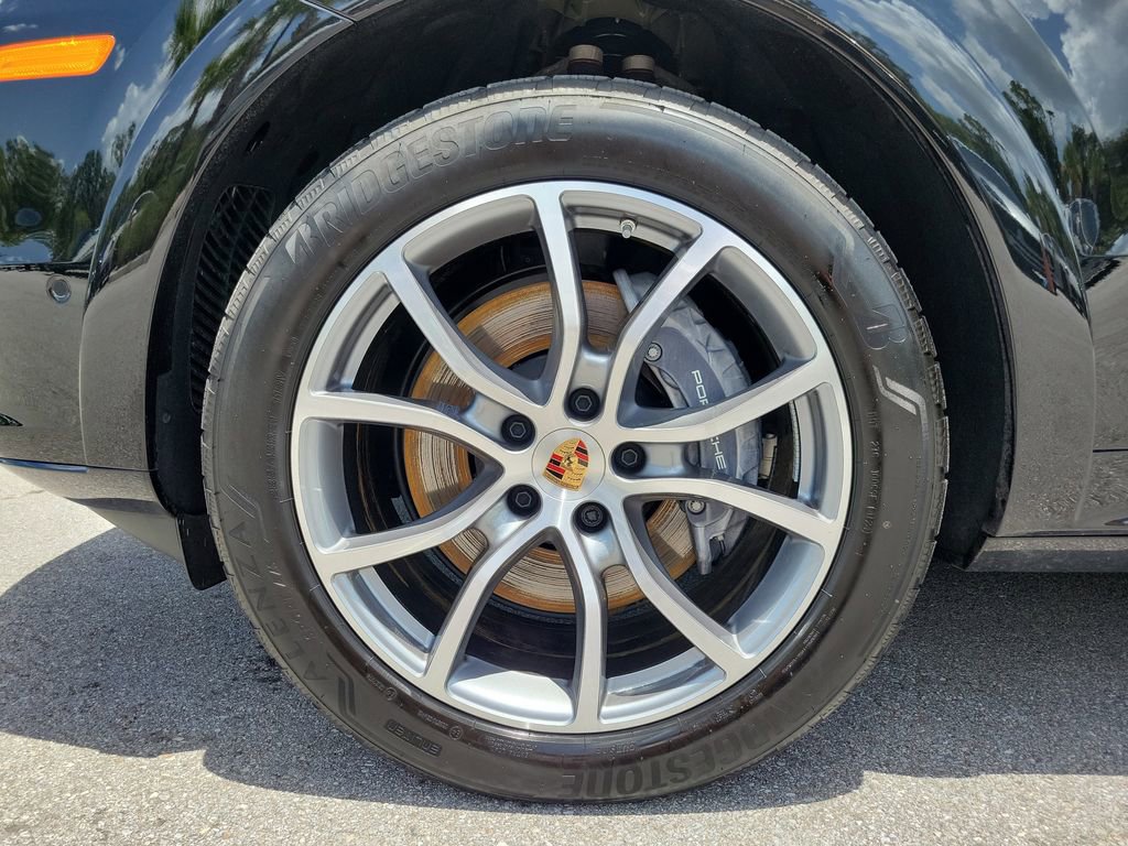Certified 2025 Porsche Cayenne image 11