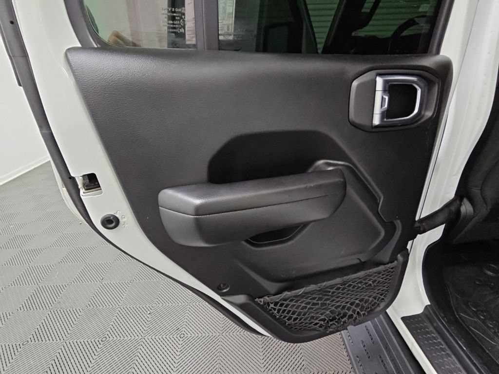 Used 2021 Jeep Wrangler Unlimited Rubicon AWD/4WD image 34