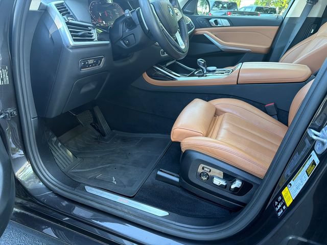 Used 2021 BMW X7 xDrive40i w/ Premium Package AWD/4WD image 9