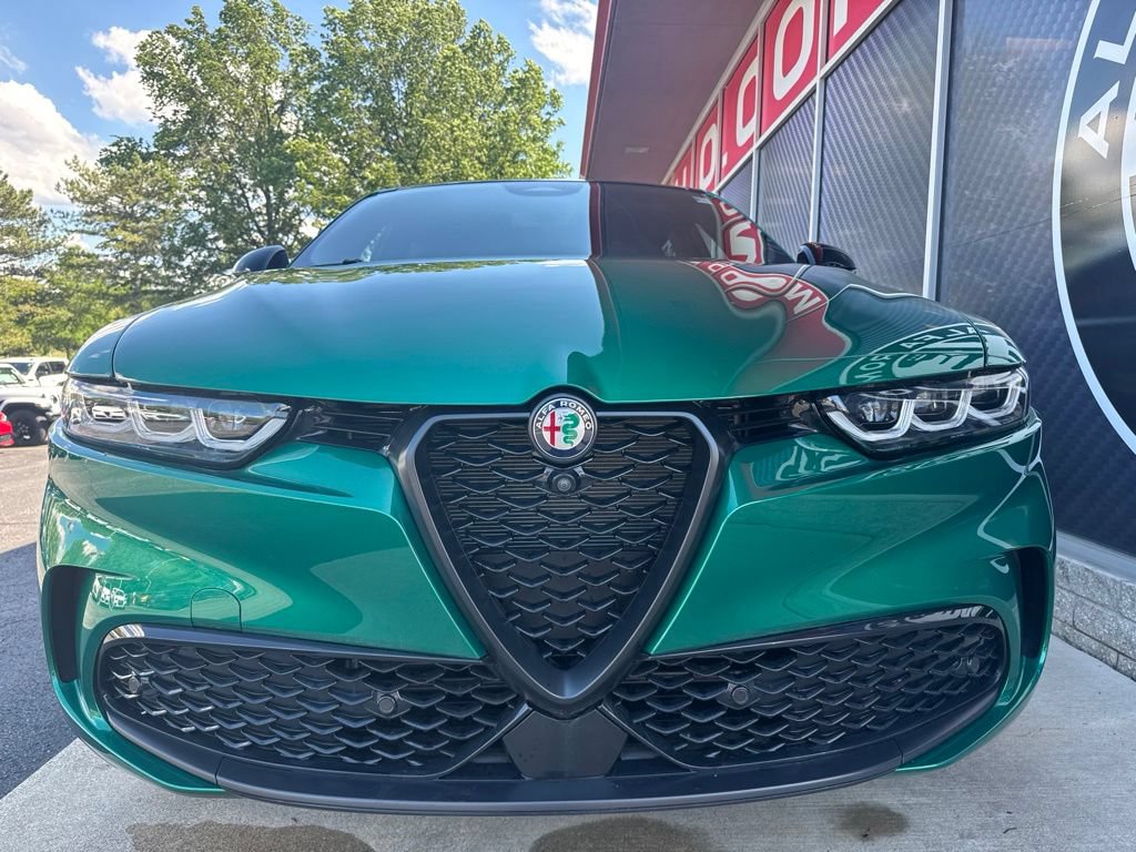 New 2025 Alfa Romeo Tonale AWD/4WD image 8