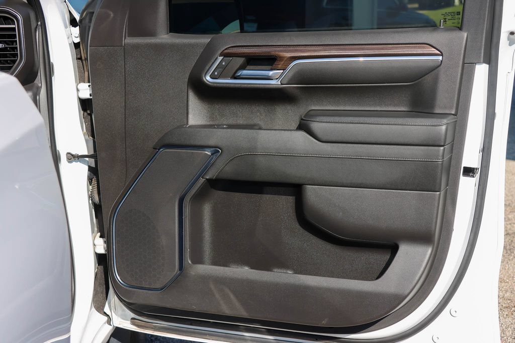 Used 2023 Chevrolet Silverado 1500 LT w/ Convenience Package II RWD image 13