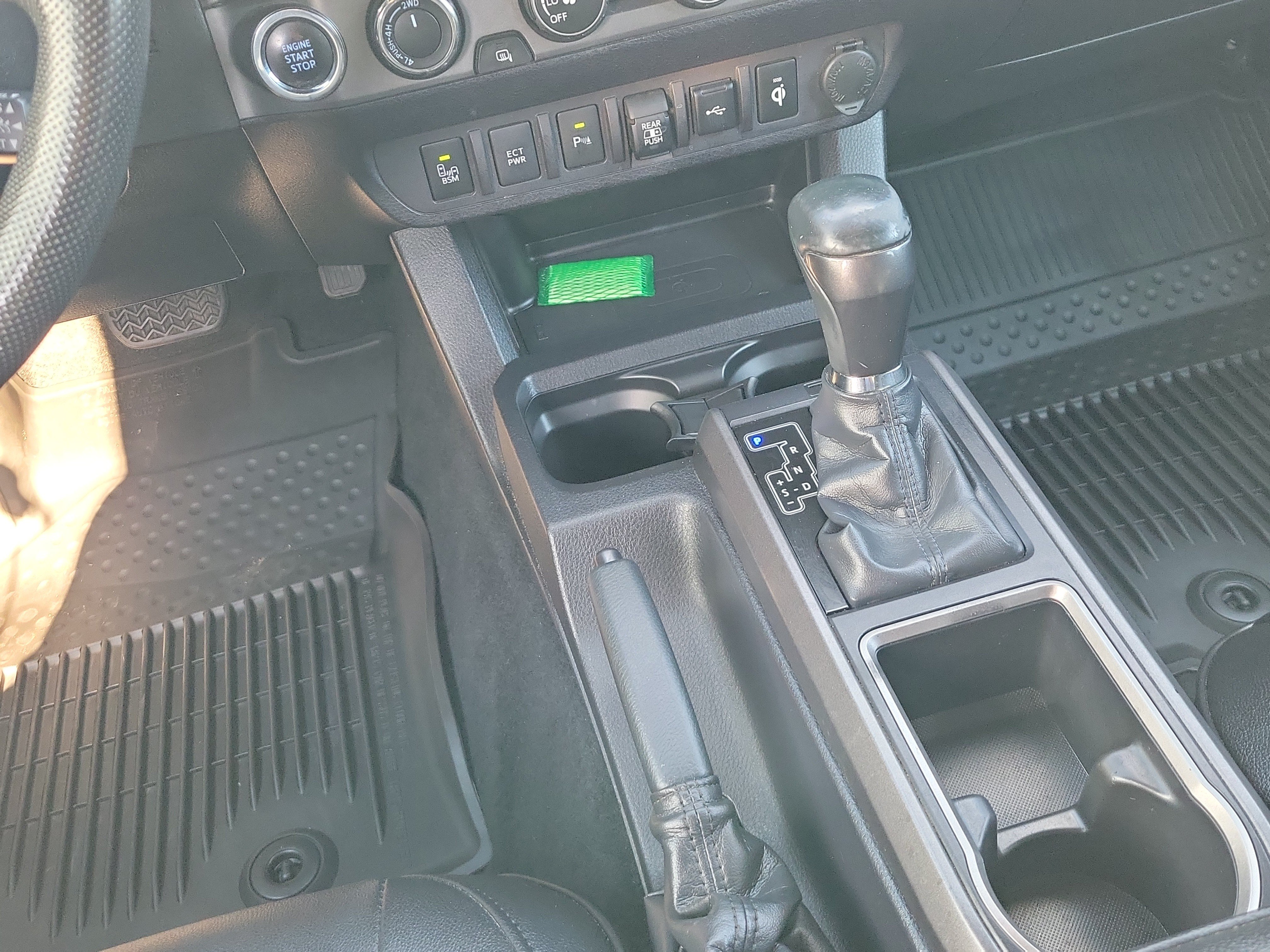 Used 2020 Toyota Tacoma TRD Off-Road w/ Technology Package AWD/4WD image 24