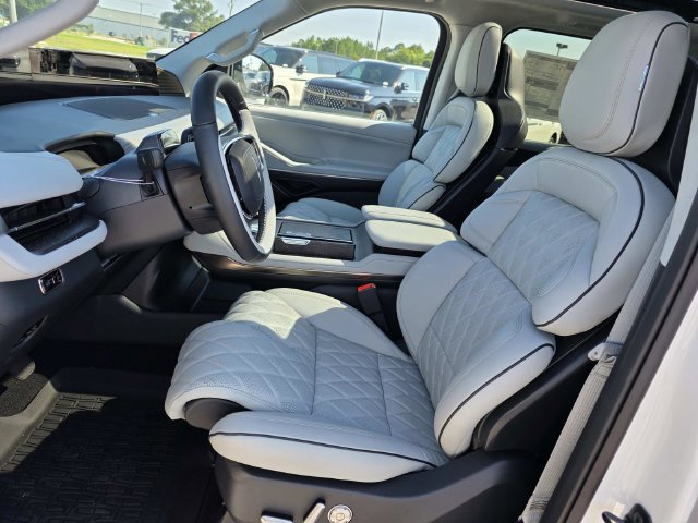 New 2027 Lincoln Navigator L Black Label AWD/4WD image 8