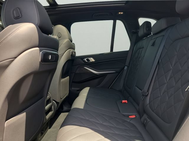 Used 2025 BMW X5 xDrive40i AWD/4WD image 9