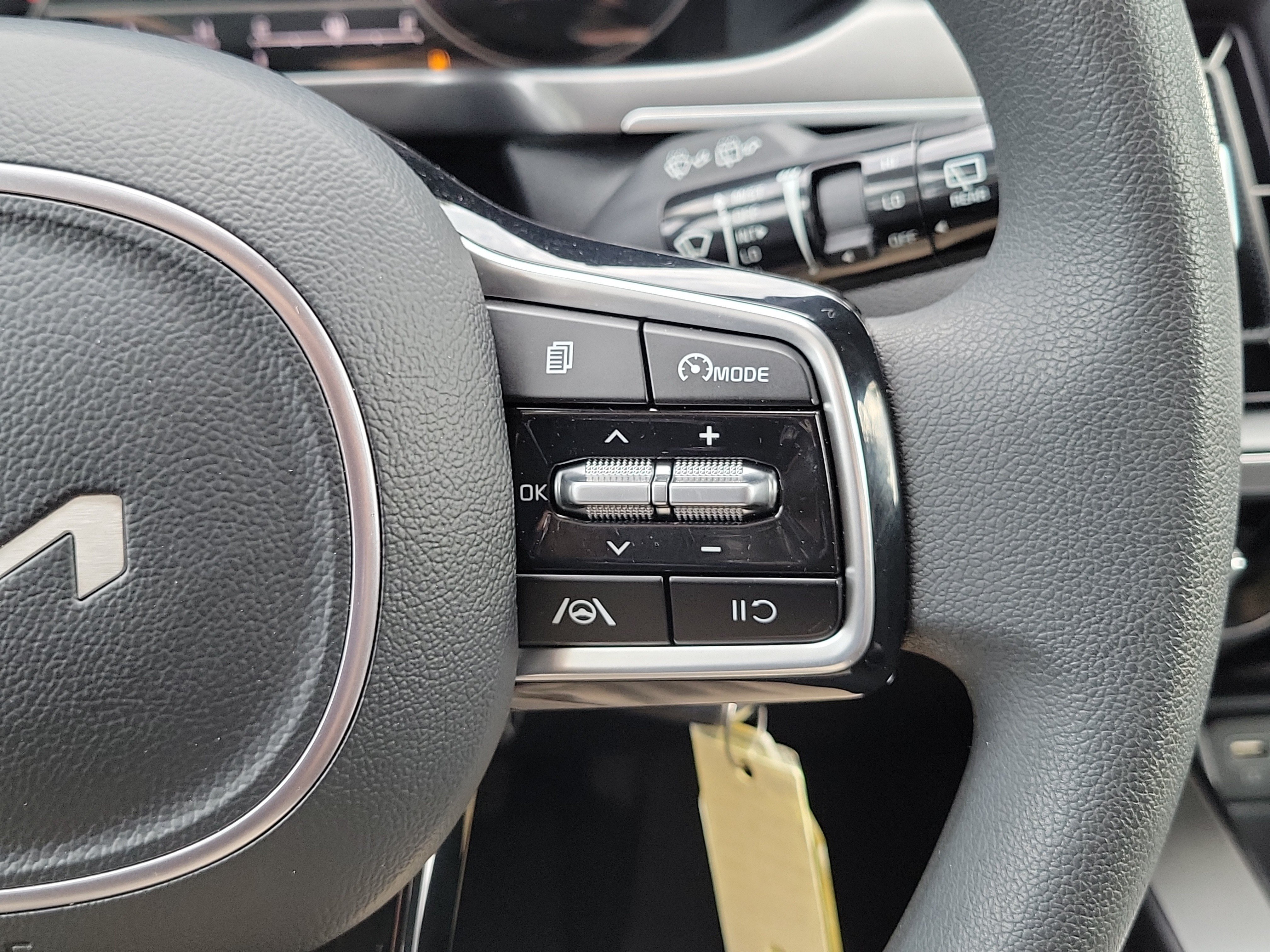 Certified 2023 Kia Sorento LX FWD image 28