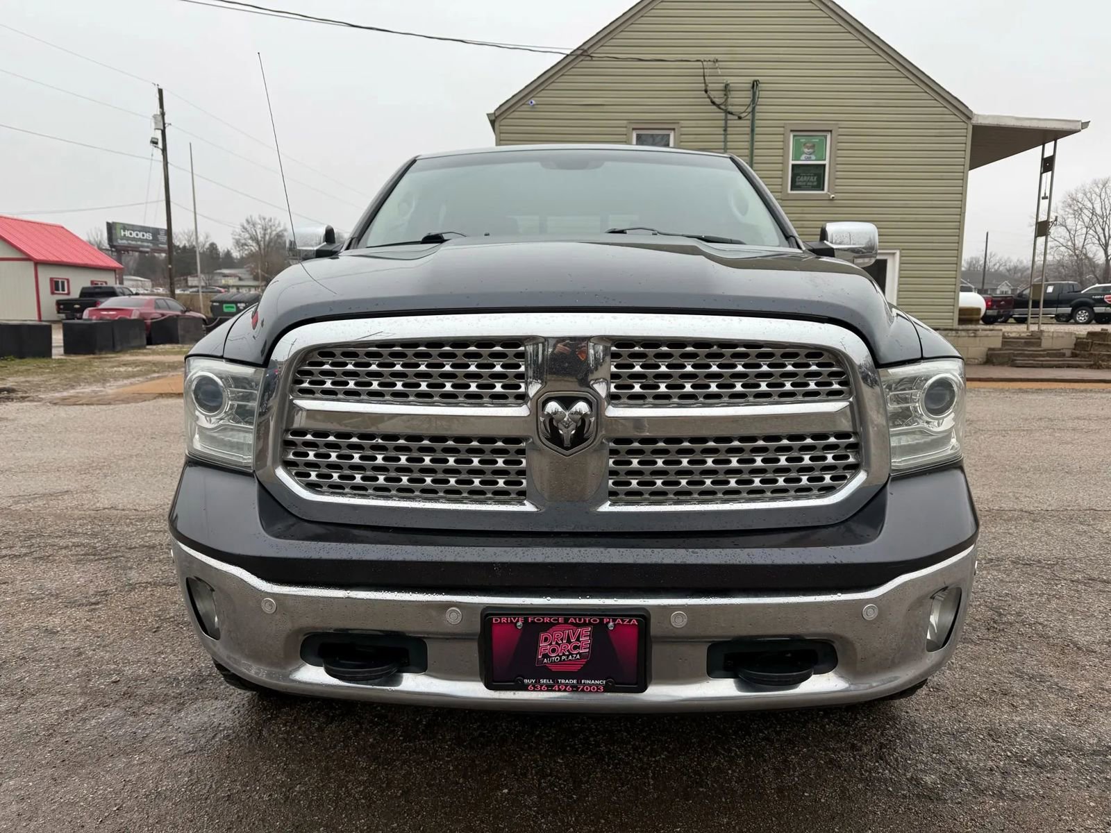 Used 2014 RAM 1500 Laramie w/ Convenience Group AWD/4WD image 2