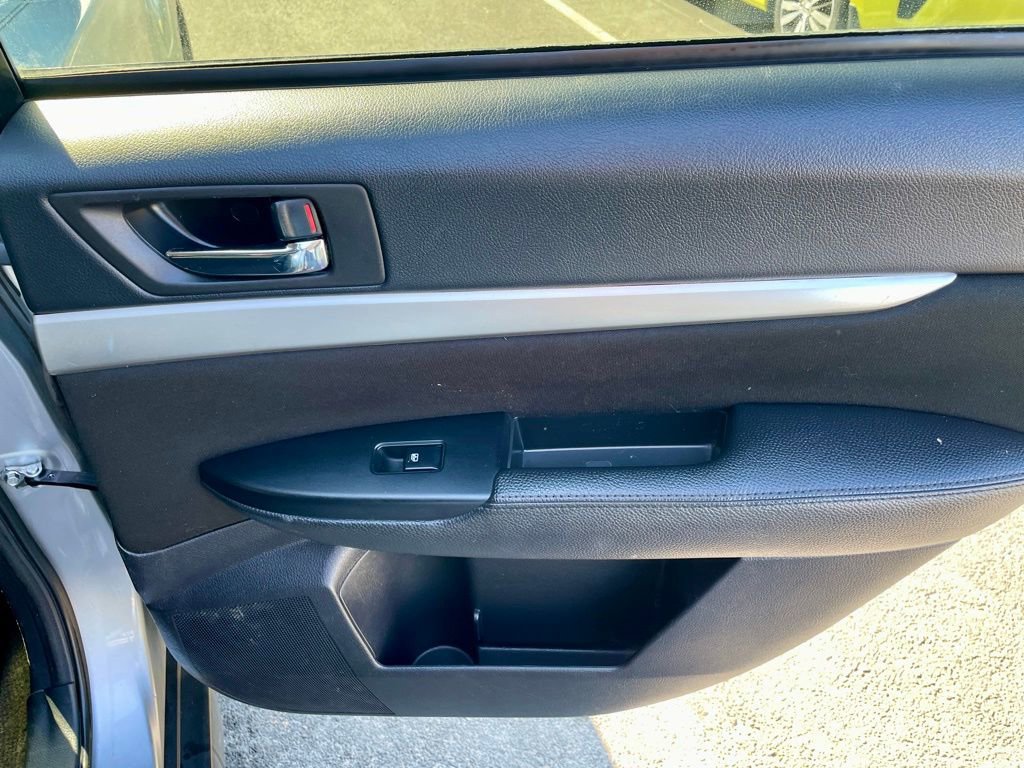 Used 2013 Subaru Outback 2.5i Premium image 9