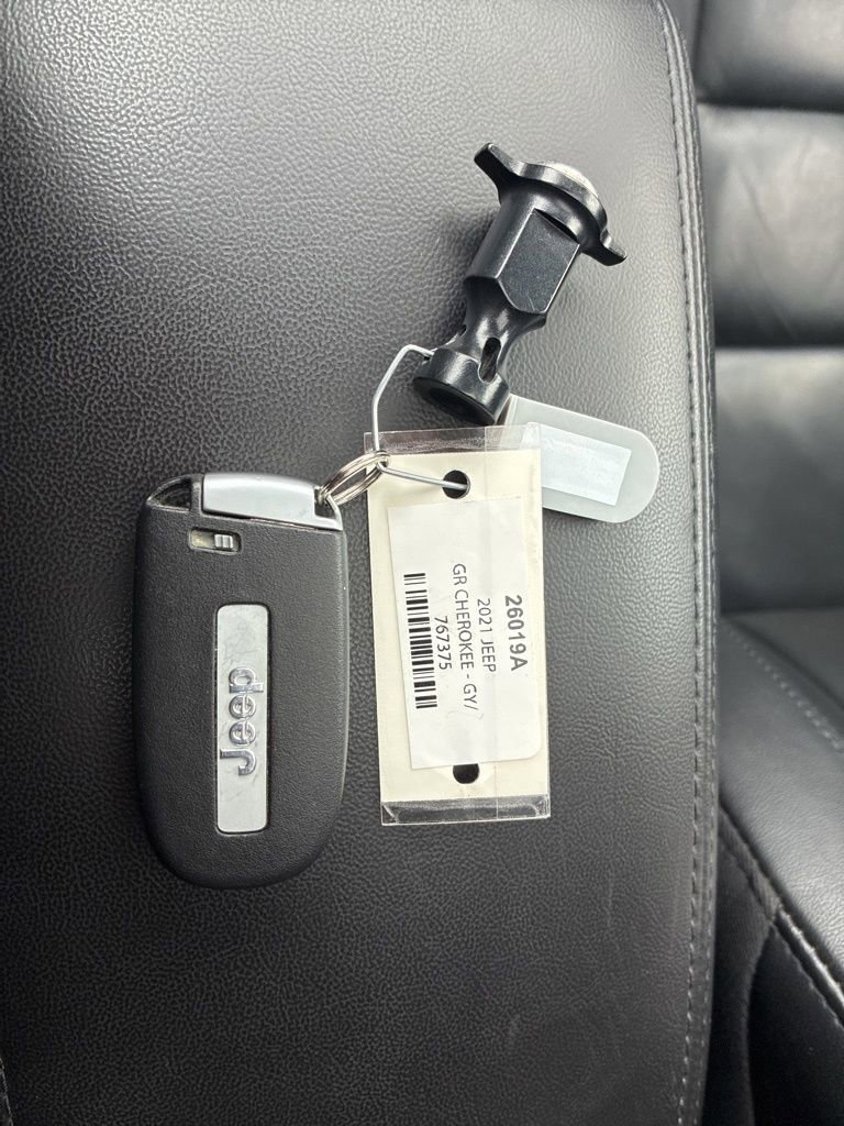 Used 2021 Jeep Grand Cherokee Limited image 38