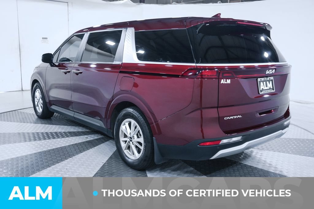 Used 2024 Kia Carnival LX FWD image 4