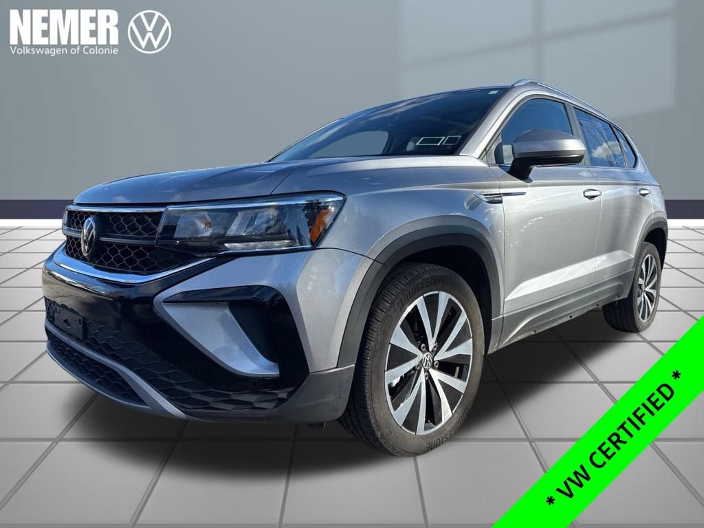 Used 2023 Volkswagen Taos SE w/ Panoramic Sunroof Package