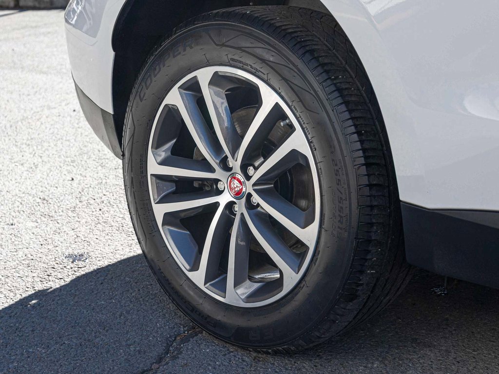 Used 2020 Jaguar F-PACE Premium image 8