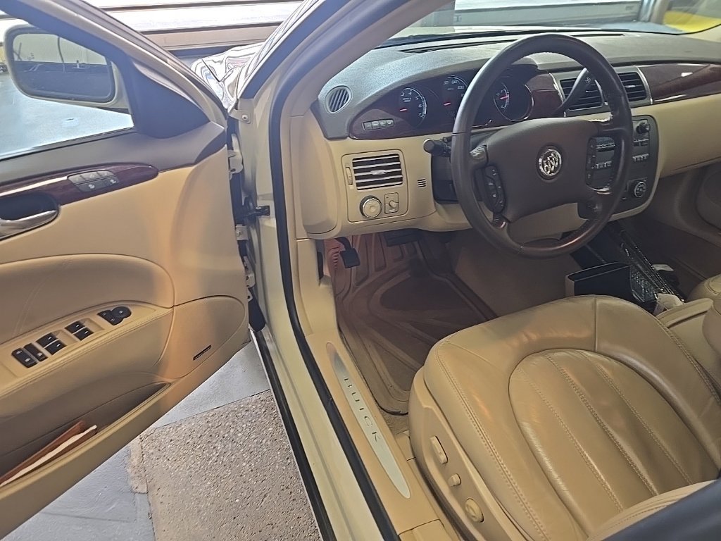 Used 2011 Buick Lucerne CXL FWD image 6