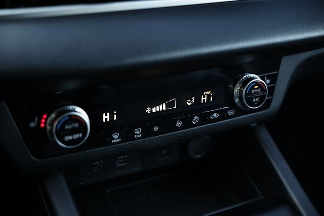 Used 2024 Mitsubishi Outlander SE image 36