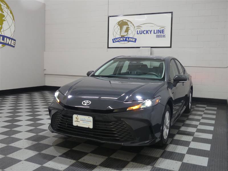 Used 2025 Toyota Camry LE w/ Convenience Package AWD/4WD image 4
