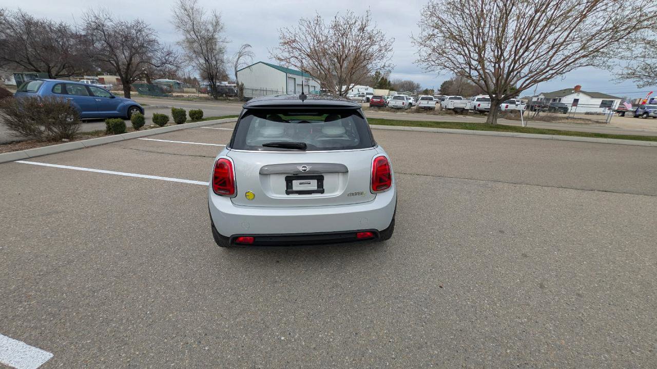 Used 2020 MINI Cooper SE image 4