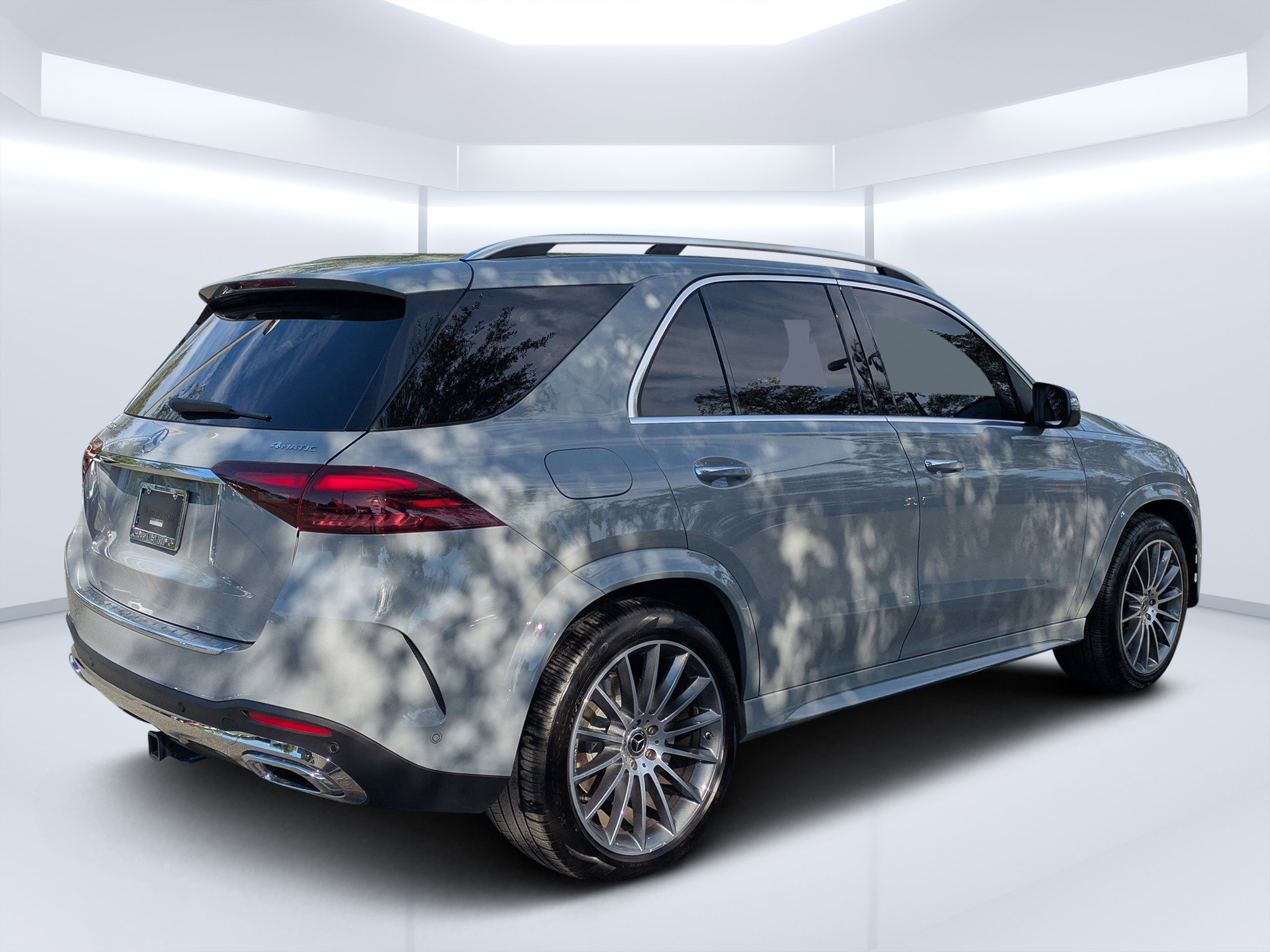 Used 2024 Mercedes-Benz GLE 350 4MATIC image 3