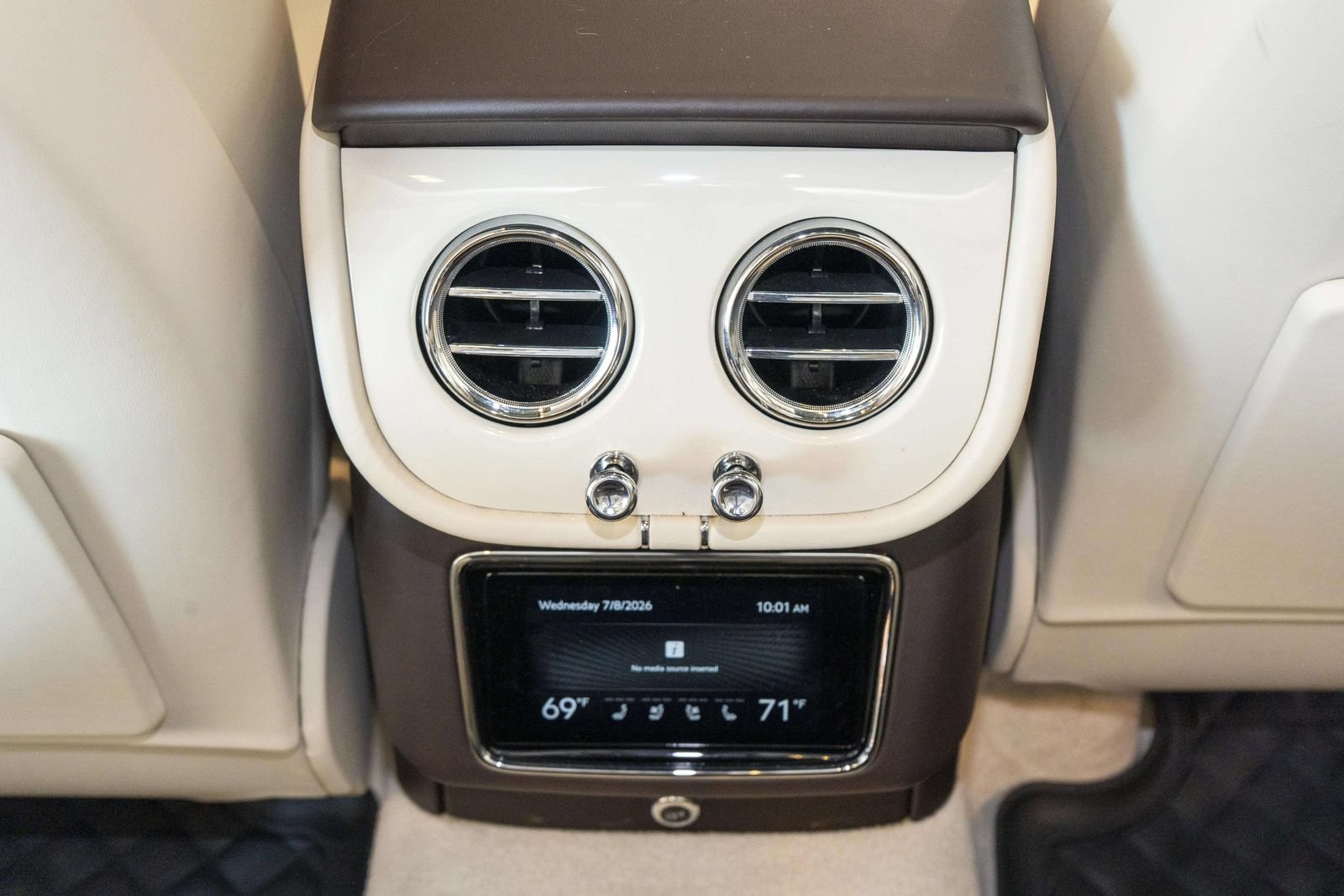 Used 2022 Bentley Bentayga AWD/4WD image 62