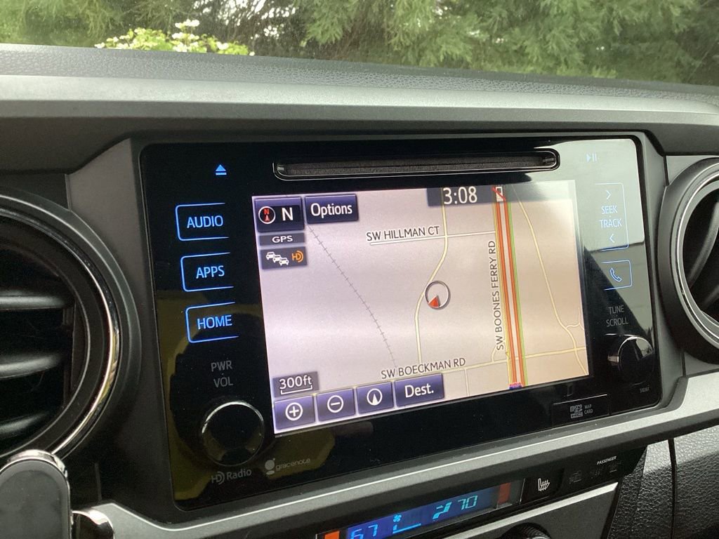 Used 2016 Toyota Tacoma TRD Off-Road w/ Premium & Technology Package AWD/4WD image 3