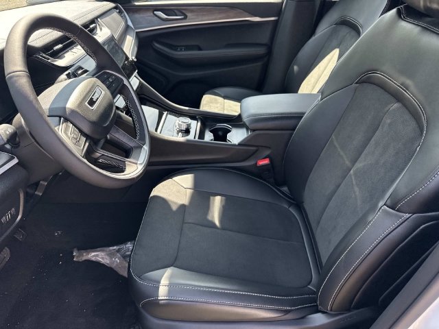 New 2026 Jeep Grand Cherokee Altitude AWD/4WD image 4