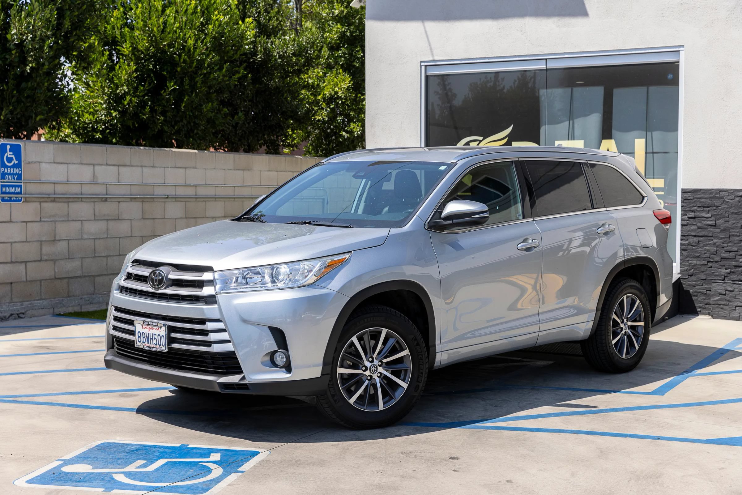 Used 2018 Toyota Highlander XLE FWD image 6