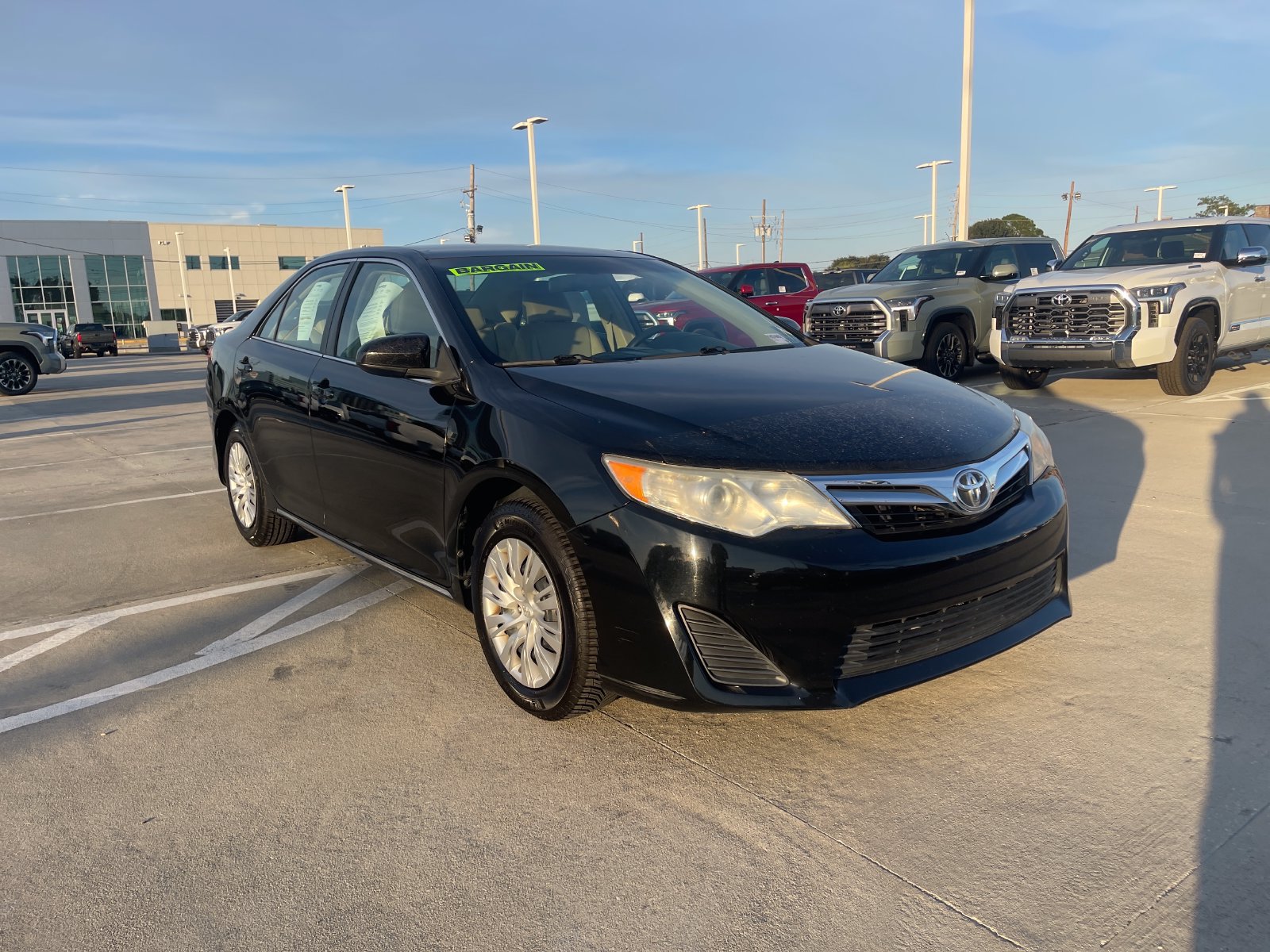 Used 2014 Toyota Camry LE FWD image 8