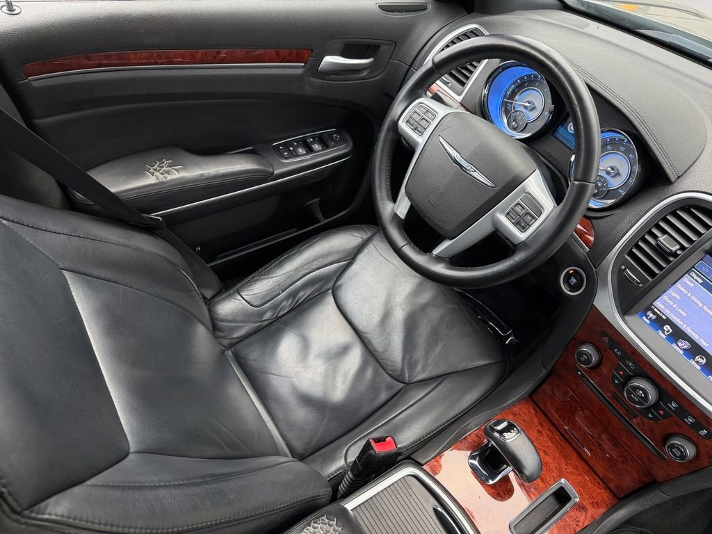 Used 2014 Chrysler 300 AWD w/ Driver Convenience Group image 13