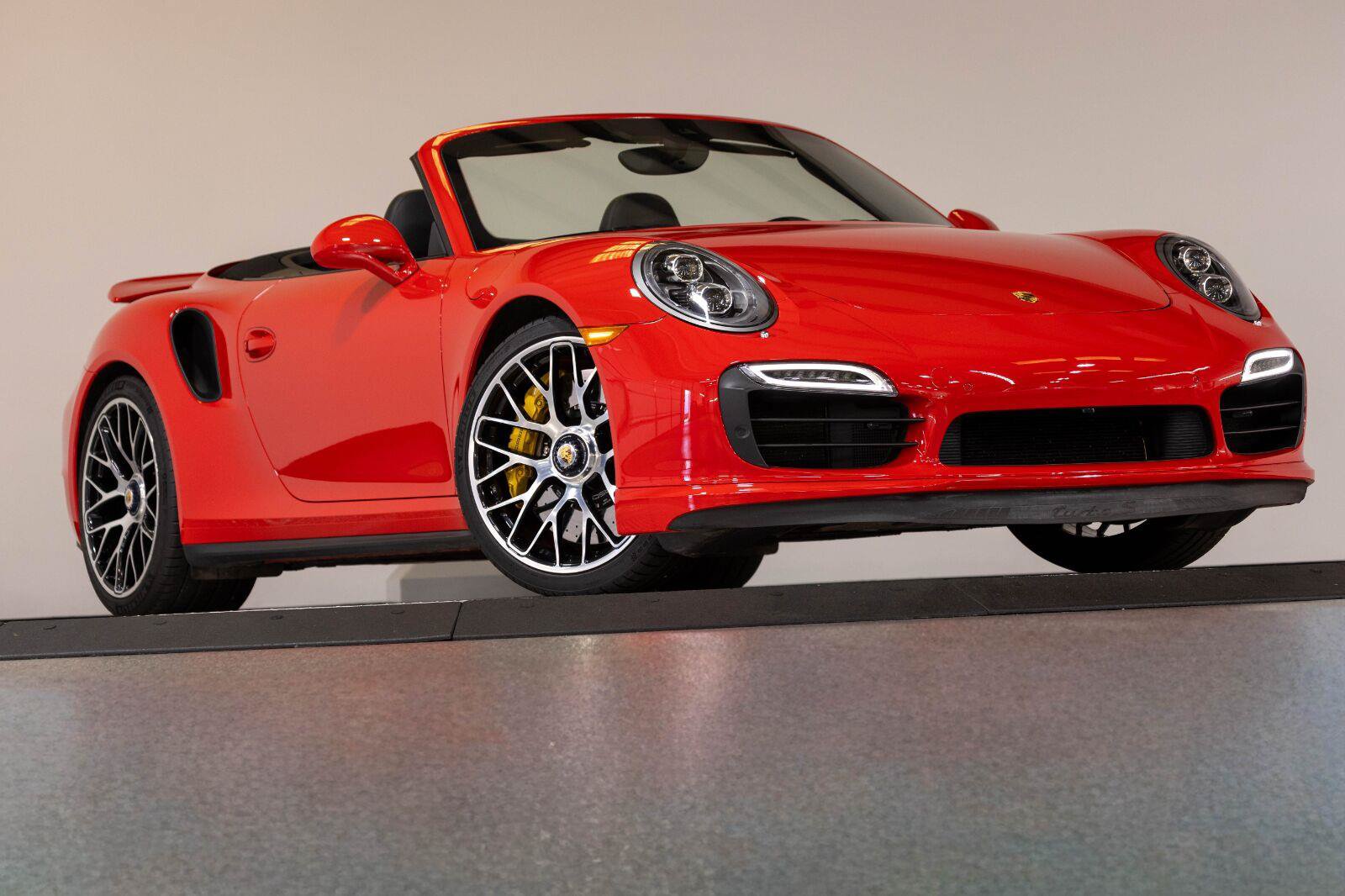 Used 2015 Porsche 911 Turbo S AWD/4WD image 43