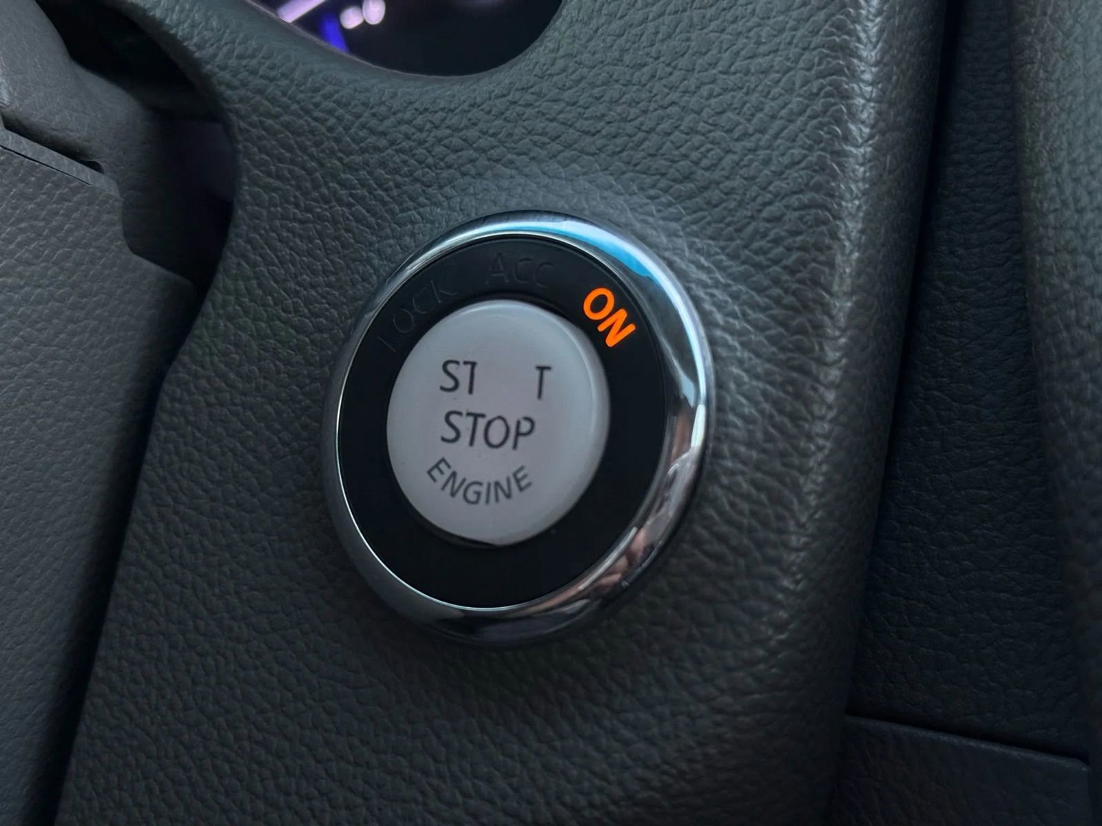 Used 2011 INFINITI G37 Journey w/ Premium Pkg image 42