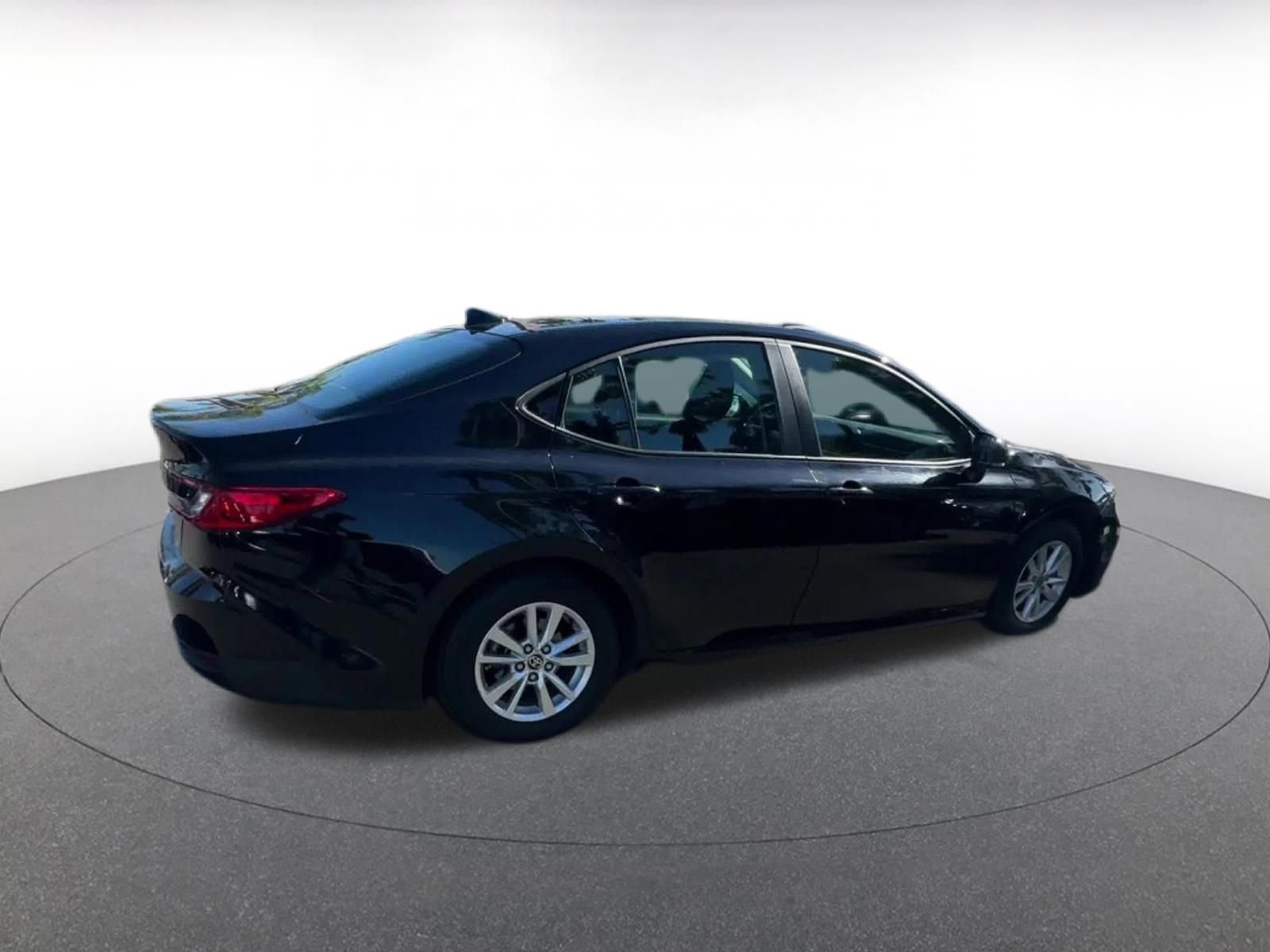 Used 2025 Toyota Camry LE image 15