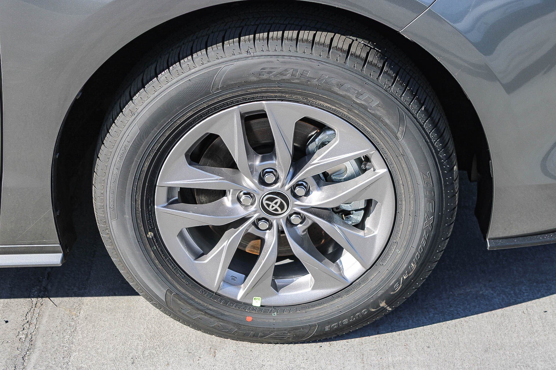 New 2026 Toyota Sienna XLE image 11