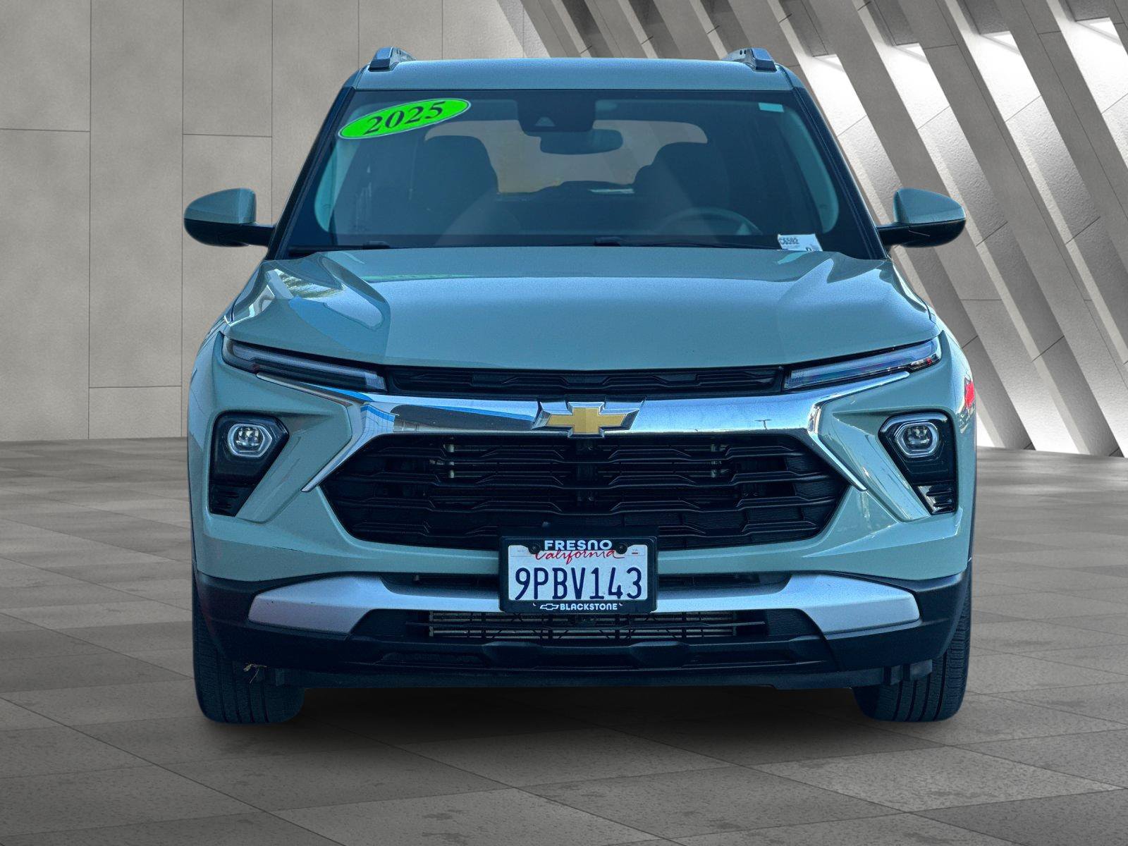 Used 2025 Chevrolet TrailBlazer LT FWD image 9
