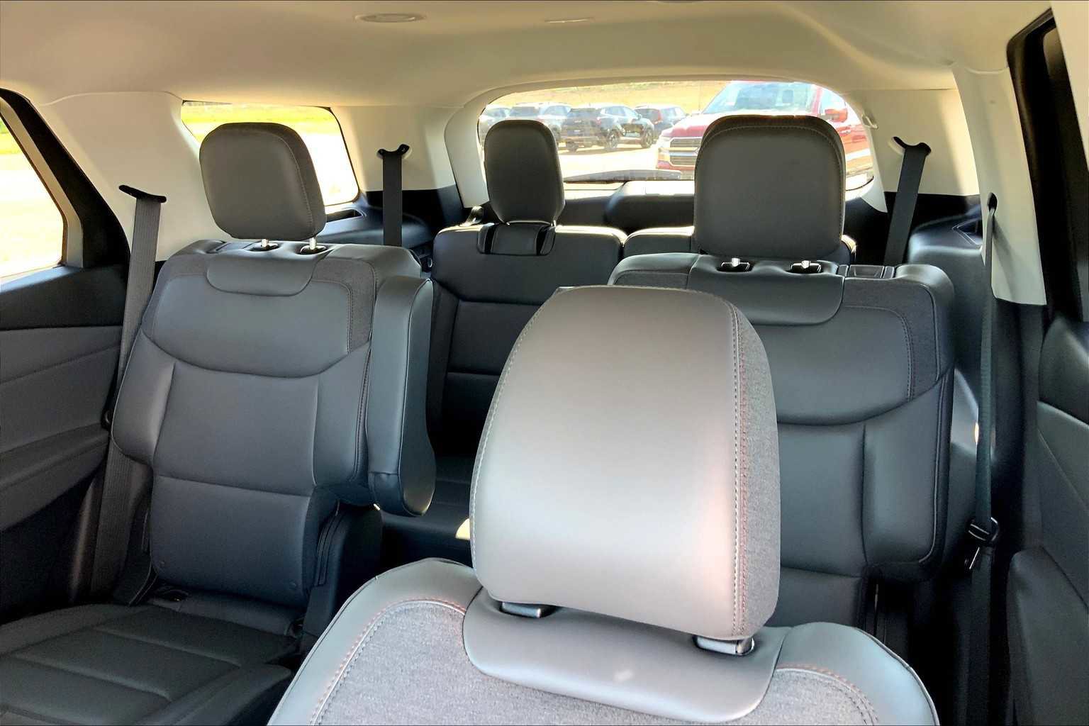 New 2025 Ford Explorer Active w/ Active Comfort Package image 19