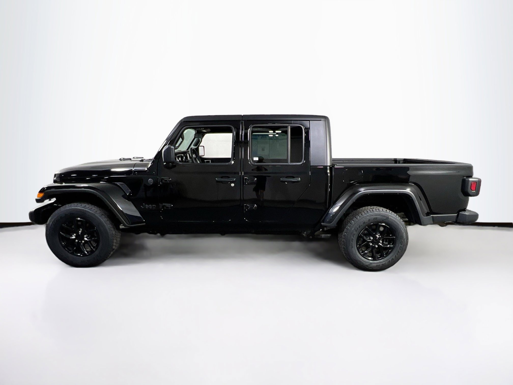 Used 2023 Jeep Gladiator Sport AWD/4WD image 8