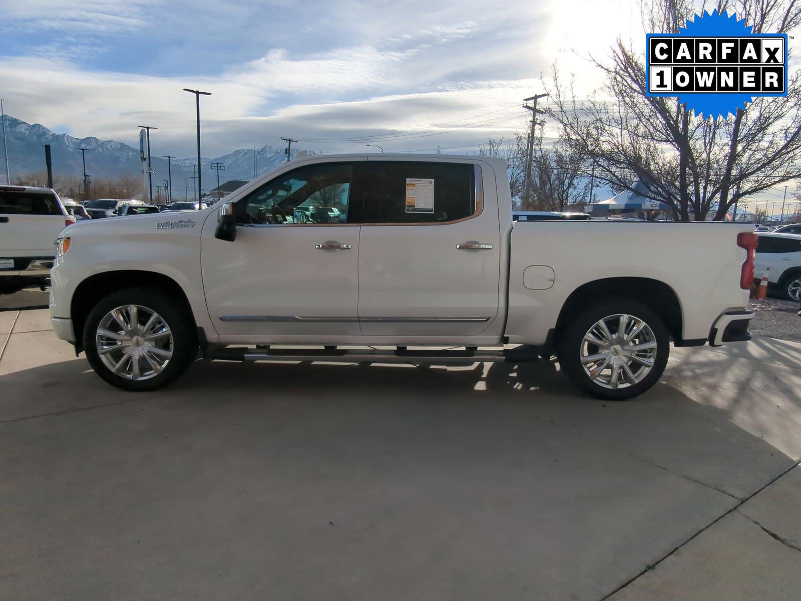 Used 2023 Chevrolet Silverado 1500 High Country w/ Technology Package image 3