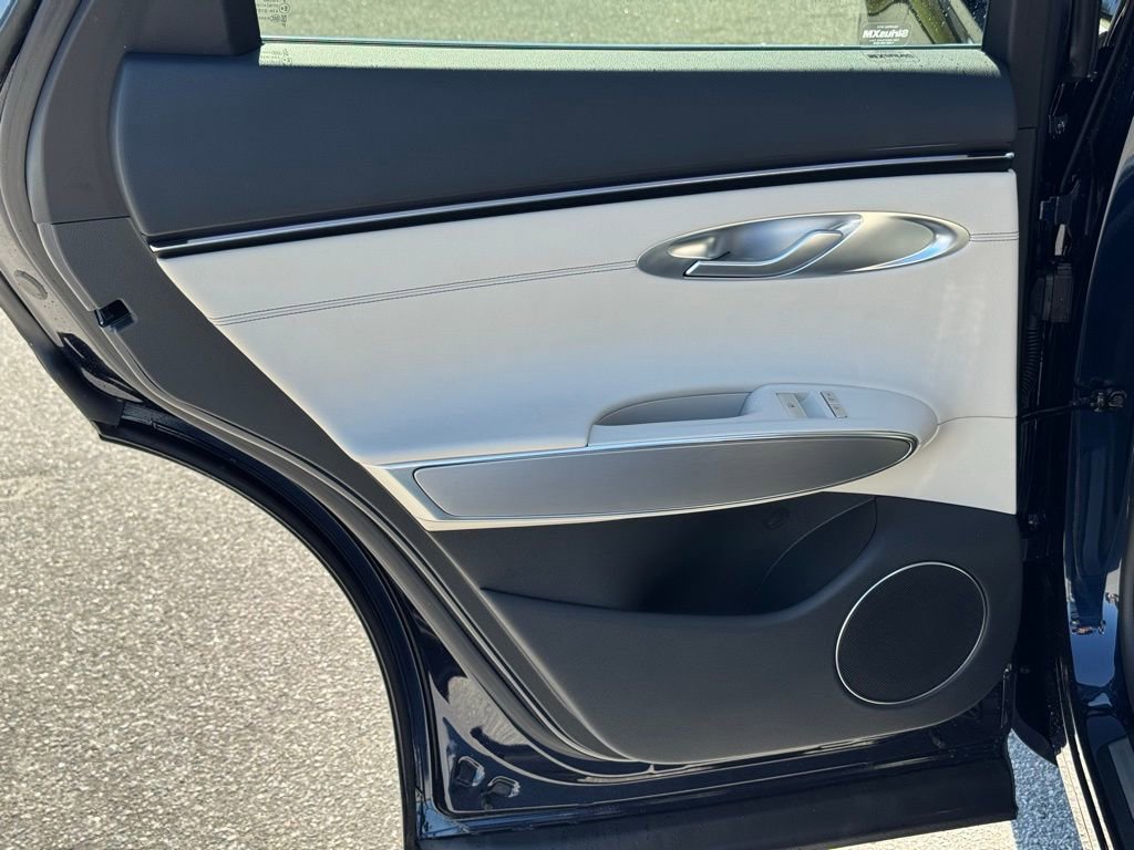 New 2026 Genesis GV70 2.5T Select image 22