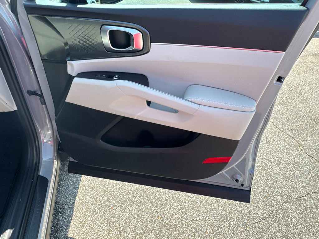 Certified 2025 Kia Sorento EX w/ Panoramic Sunroof Package FWD image 14