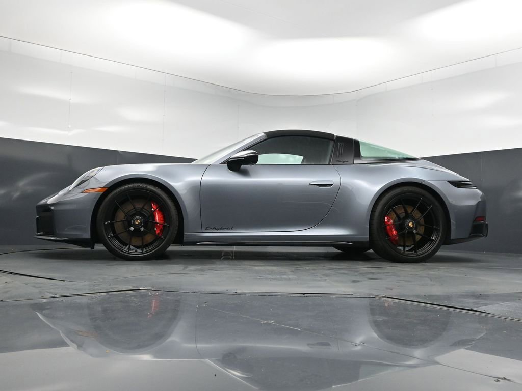 Certified 2026 Porsche 911 Targa 4 GTS w/ Premium Package AWD/4WD image 24