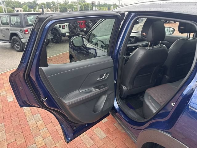 Used 2025 Nissan Kicks SR w/ SR Premium Package FWD image 27