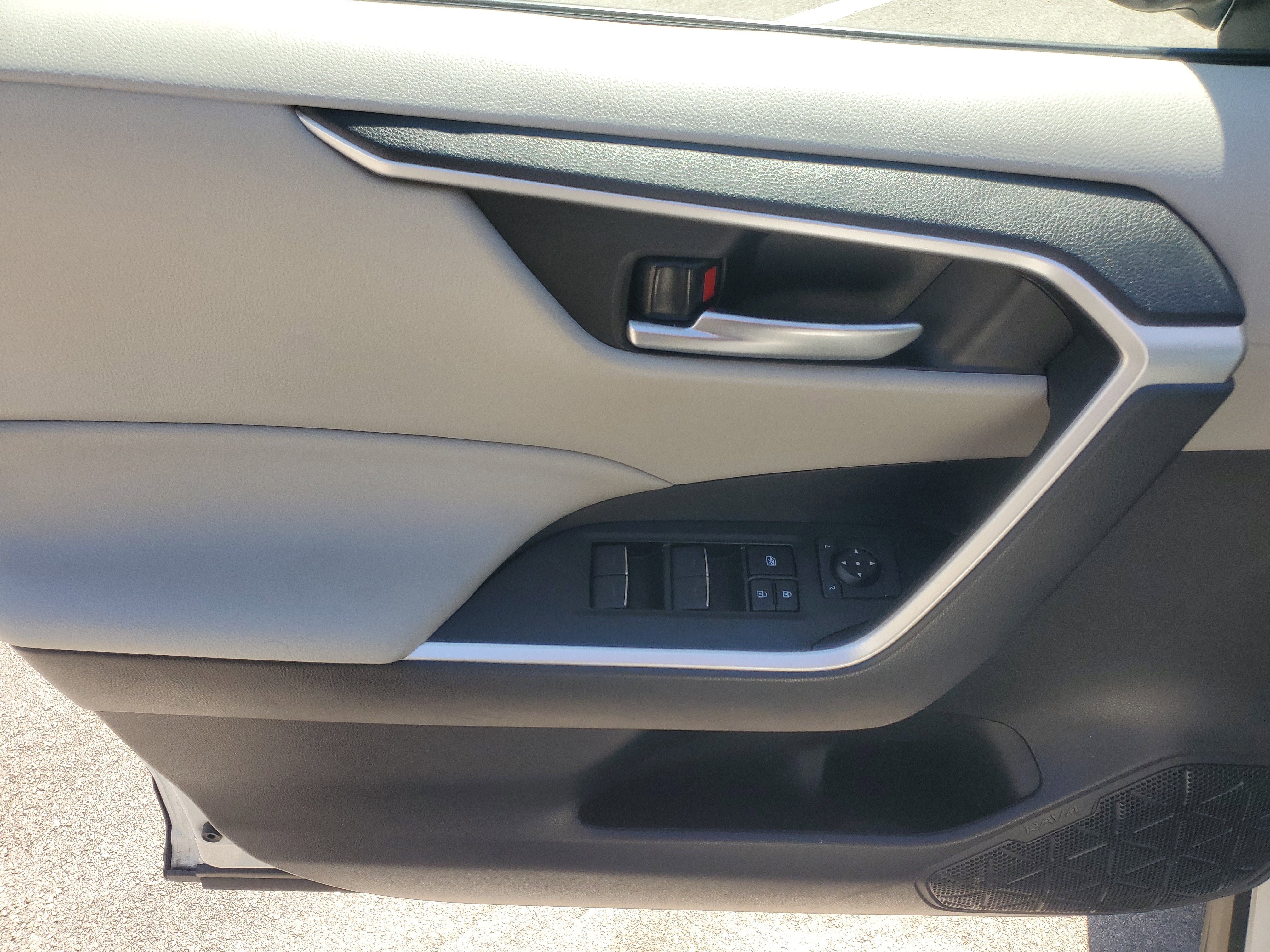 Used 2024 Toyota RAV4 XLE image 18