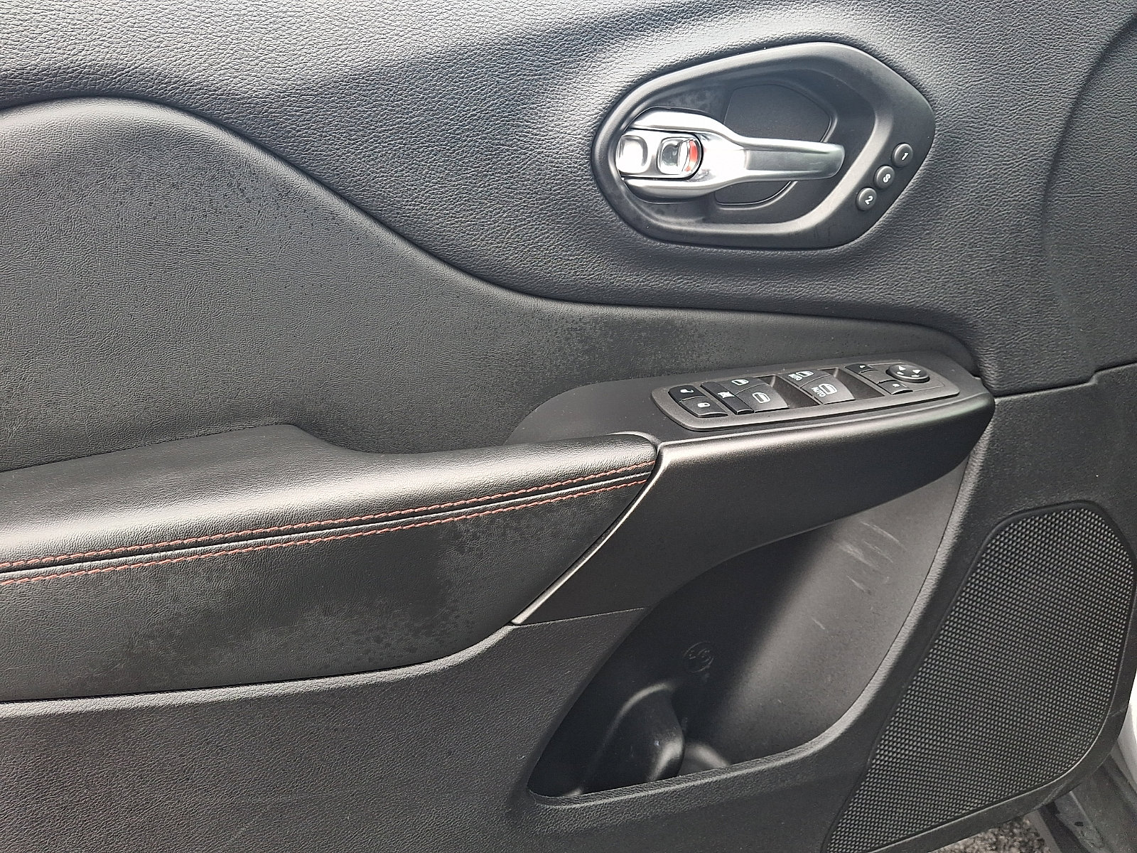 Certified 2022 Jeep Cherokee Trailhawk w/ Sun, Sound & Nav Group image 12