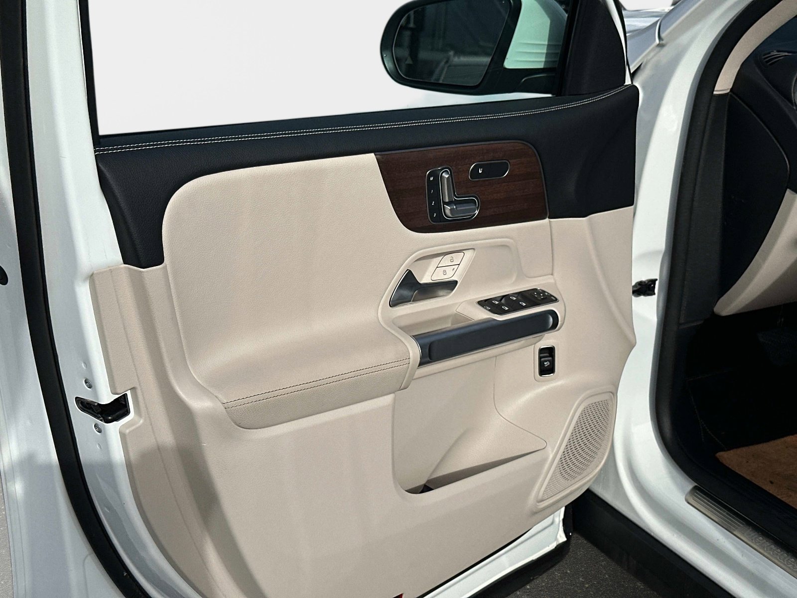 Certified 2023 Mercedes-Benz GLB 250 image 17