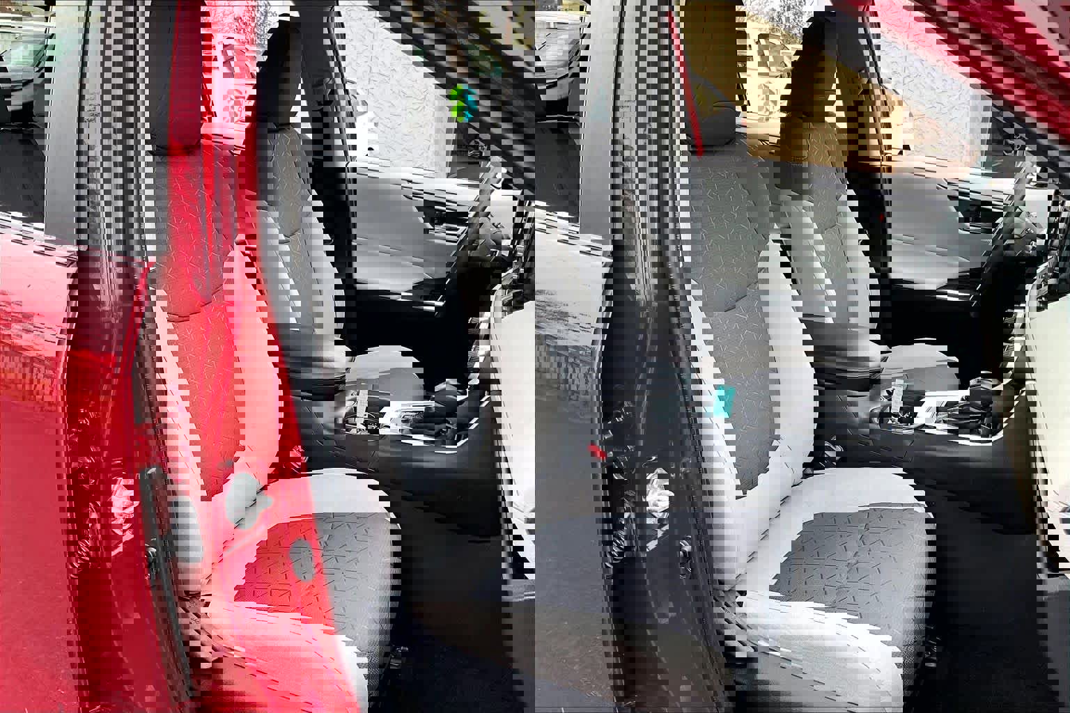 Used 2020 Toyota RAV4 XLE image 9