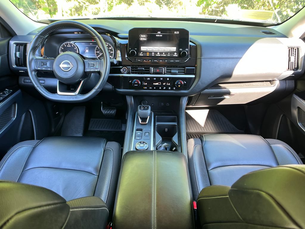 Used 2024 Nissan Pathfinder SL AWD/4WD image 13