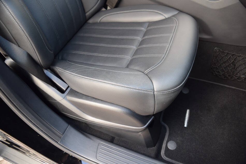 Used 2016 Mercedes-Benz GLE 300d 4MATIC w/ Premium Package image 51