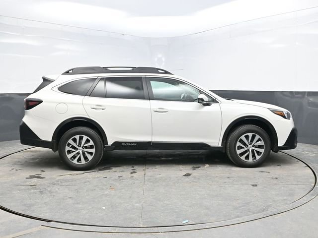 Used 2021 Subaru Outback Premium image 8