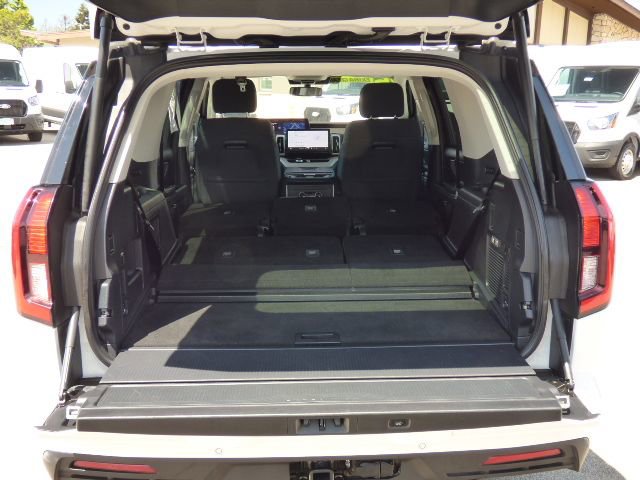 Used 2025 Ford Expedition Active RWD image 10