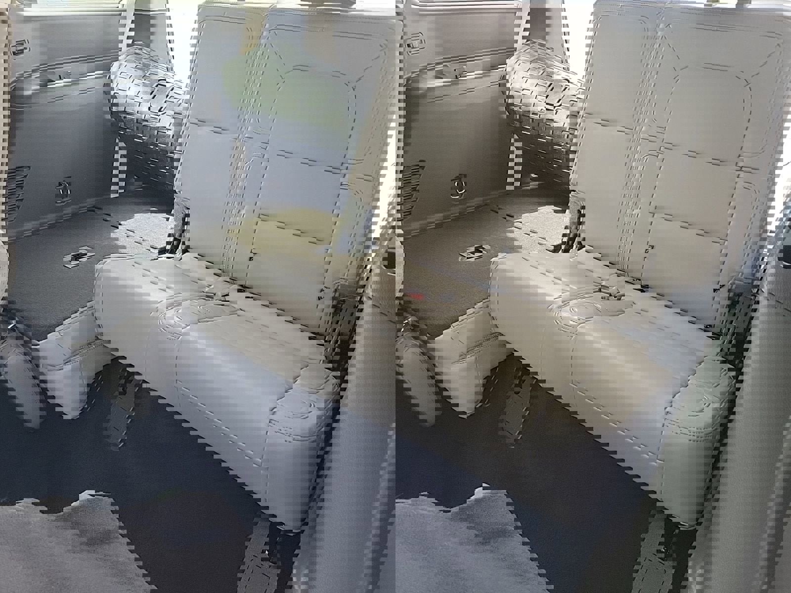 Used 2023 Lincoln Navigator Reserve image 13