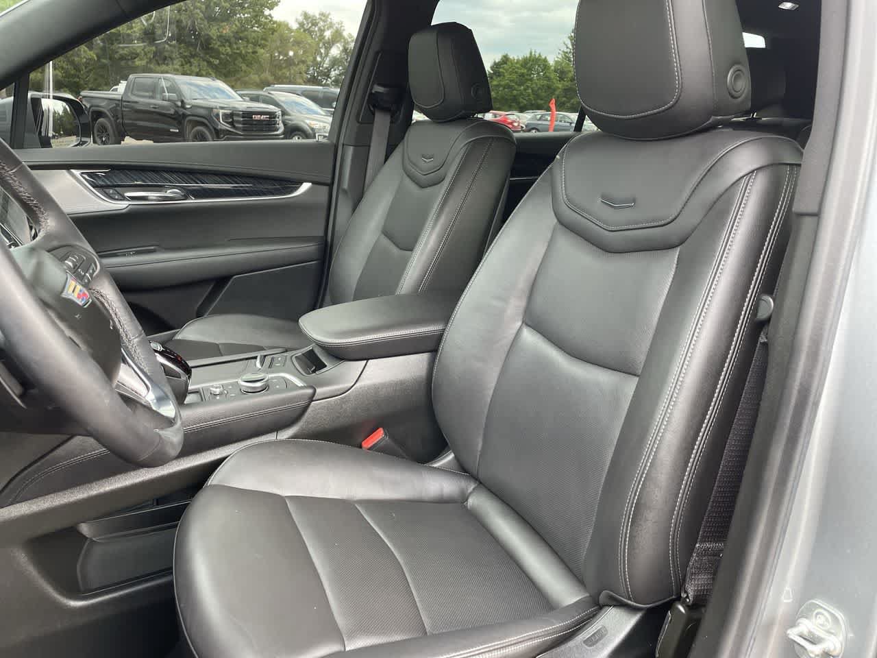 Certified 2025 Cadillac XT6 Premium Luxury AWD/4WD image 12