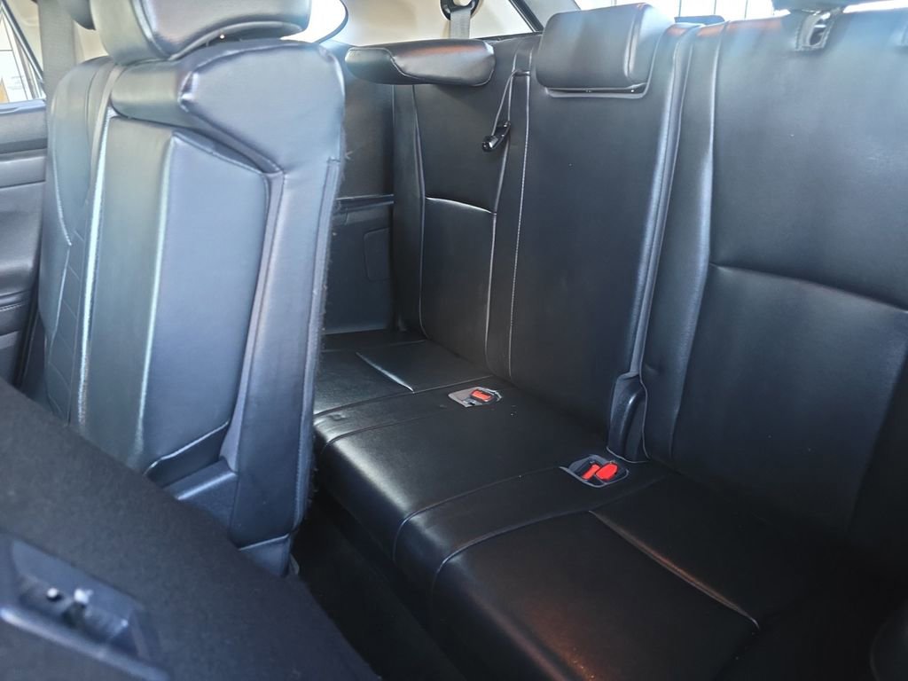 Used 2021 Toyota Highlander XLE image 18